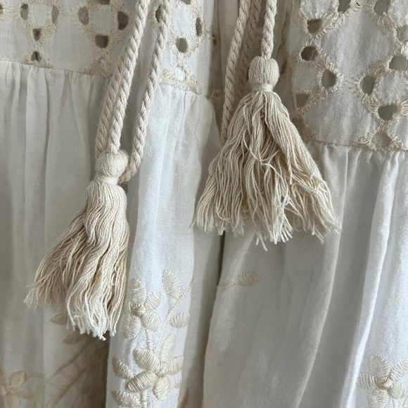 Antica Sartoria- Elegant Cream Eyelet and Lace Top tassel tie closure - Small - Picture 5 of 9